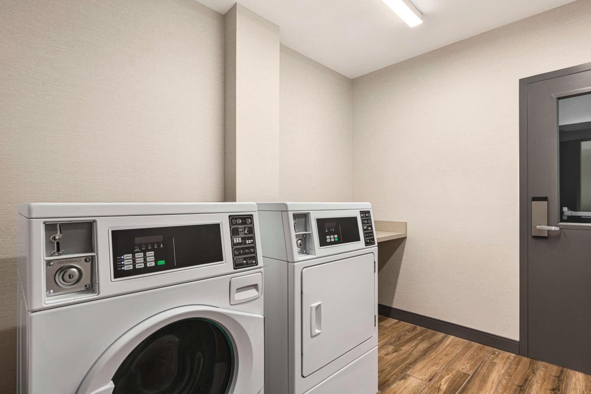 Hampton Inn & Suites اوروفيل المظهر الخارجي الصورة